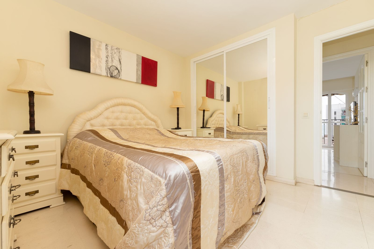 Se vende Apartamento en Planta Última de 3 dormitorios en Costa Del Sol, Málaga, España