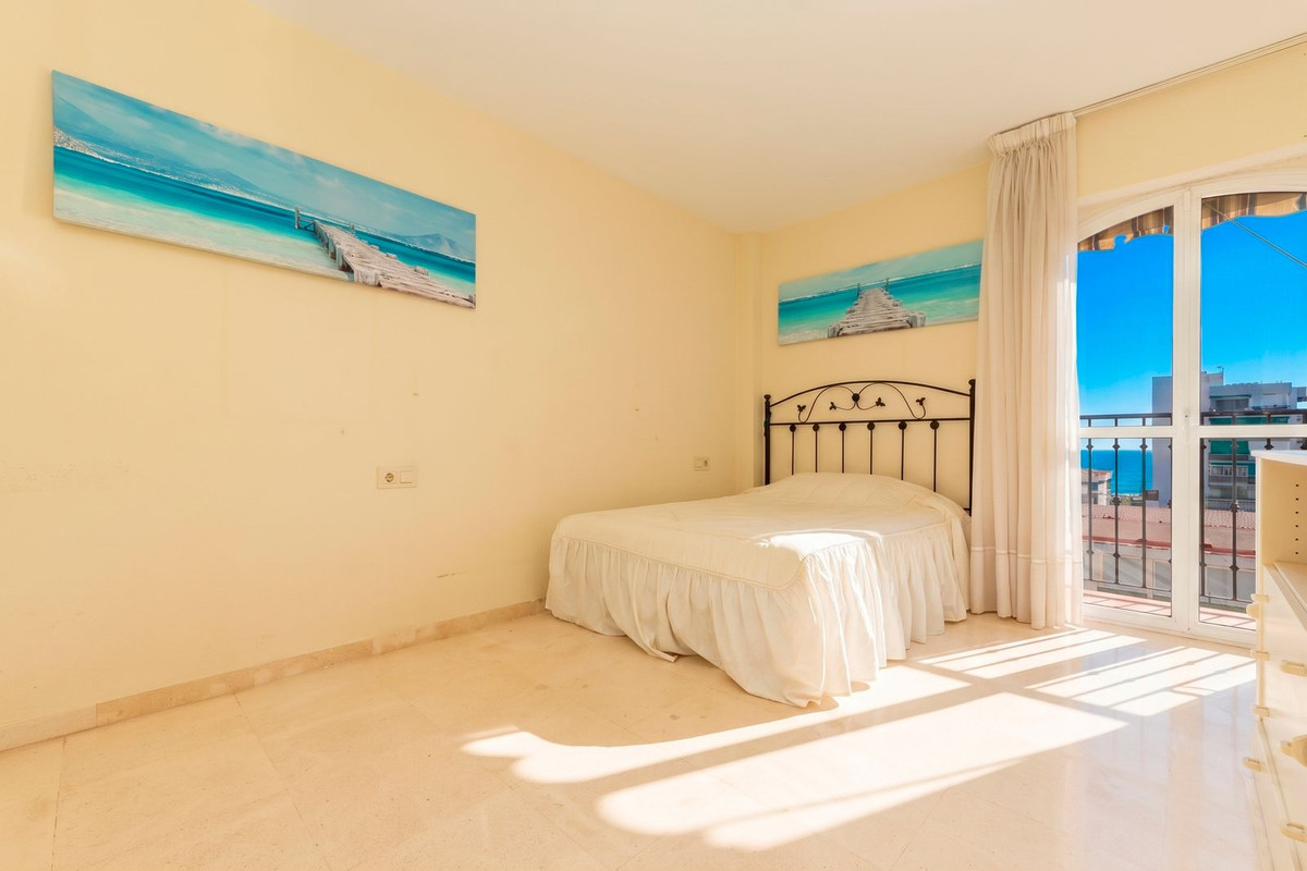 Se vende Apartamento en Planta Última de 3 dormitorios en Costa Del Sol, Málaga, España