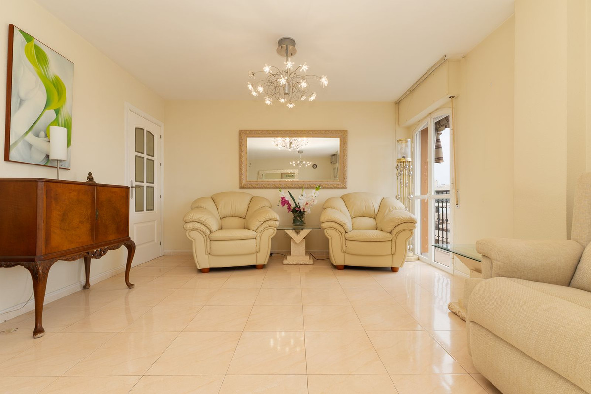 Se vende Apartamento en Planta Última de 3 dormitorios en Costa Del Sol, Málaga, España