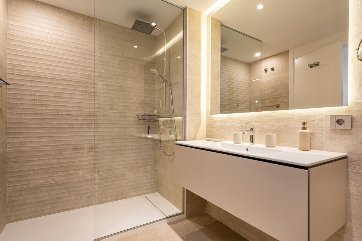 2 Bed Apartment for sale in Santa Clara Costa Del Sol, Málaga, Spain