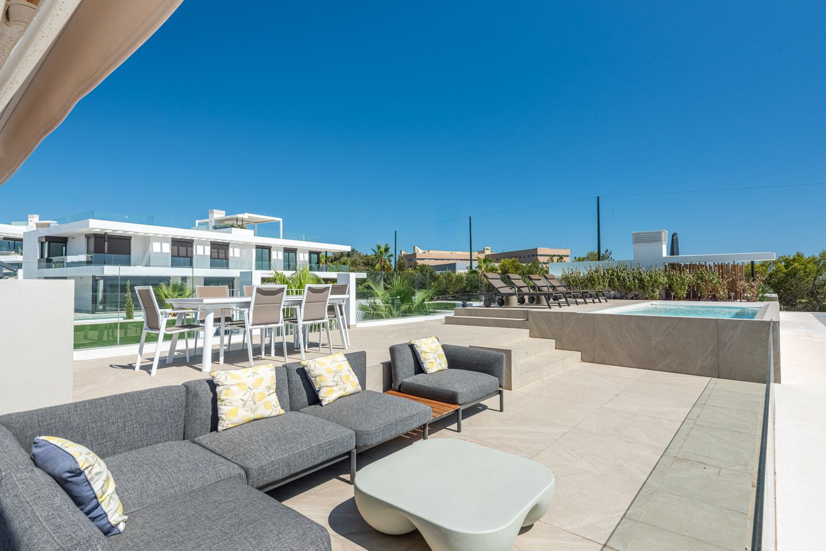 2 Bed Apartment for sale in Santa Clara Costa Del Sol, Málaga, Spain