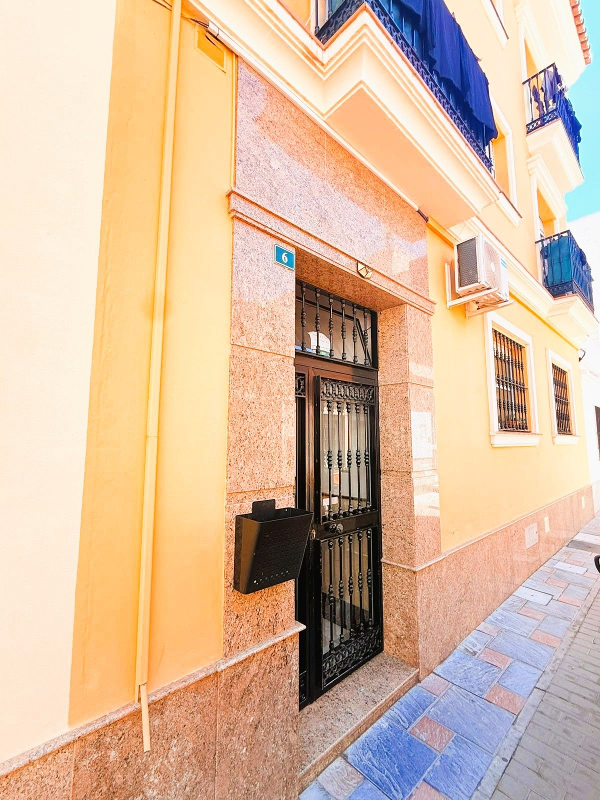 2 Bed Apartment for sale in Fuengirola Costa Del Sol, Málaga, Spain