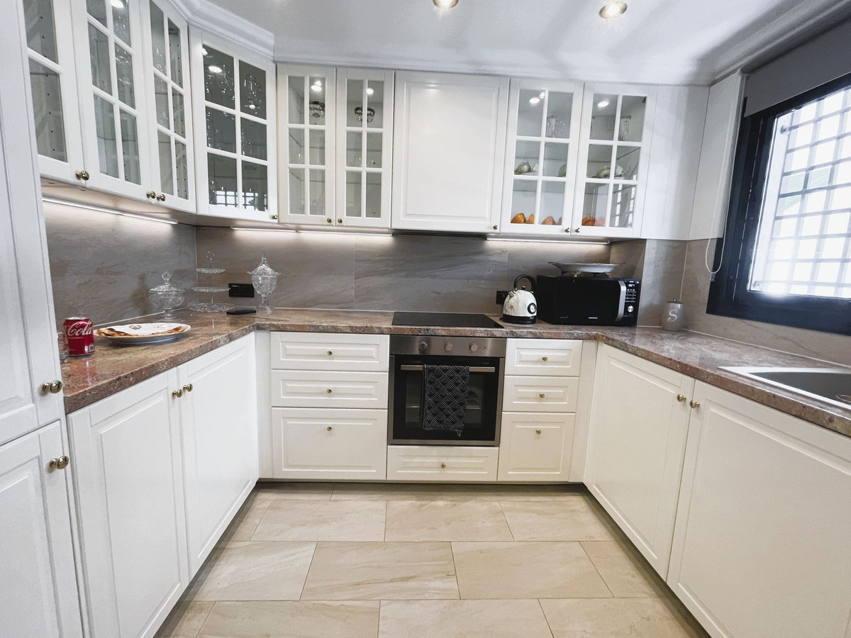 2 Bed Apartment for sale in Calahonda Costa Del Sol, Málaga, Spain