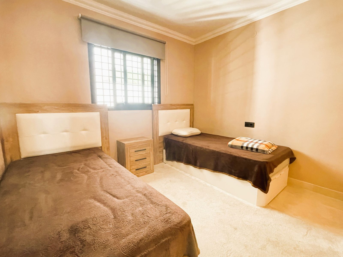 2 Bed Apartment for sale in Calahonda Costa Del Sol, Málaga, Spain