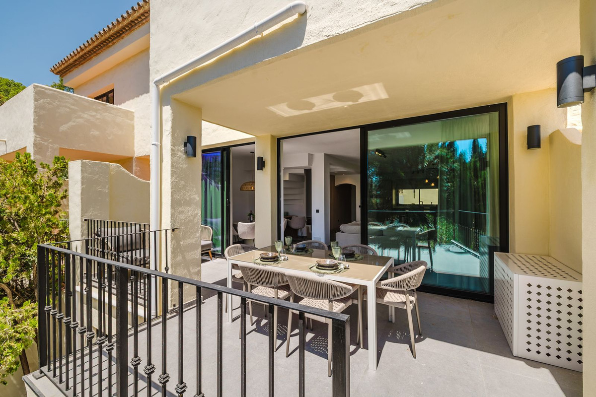 3 Bed Townhouse for sale in Aloha Costa Del Sol, Málaga, Spain