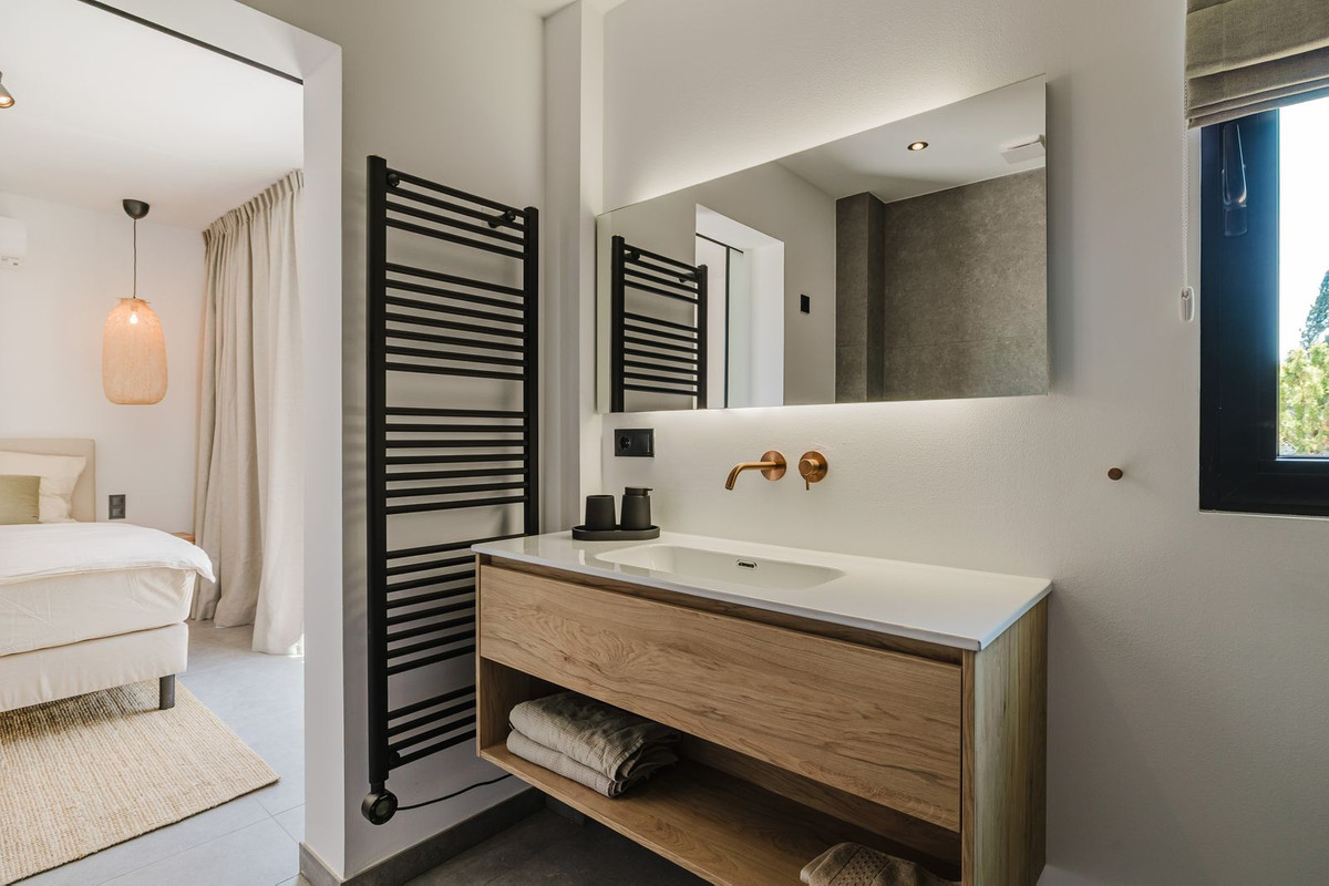 3 Bed Townhouse for sale in Aloha Costa Del Sol, Málaga, Spain