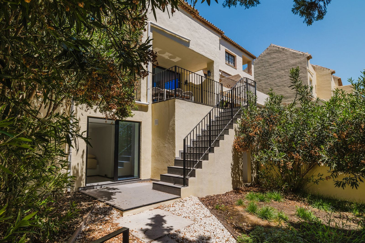 3 Bed Townhouse for sale in Aloha Costa Del Sol, Málaga, Spain