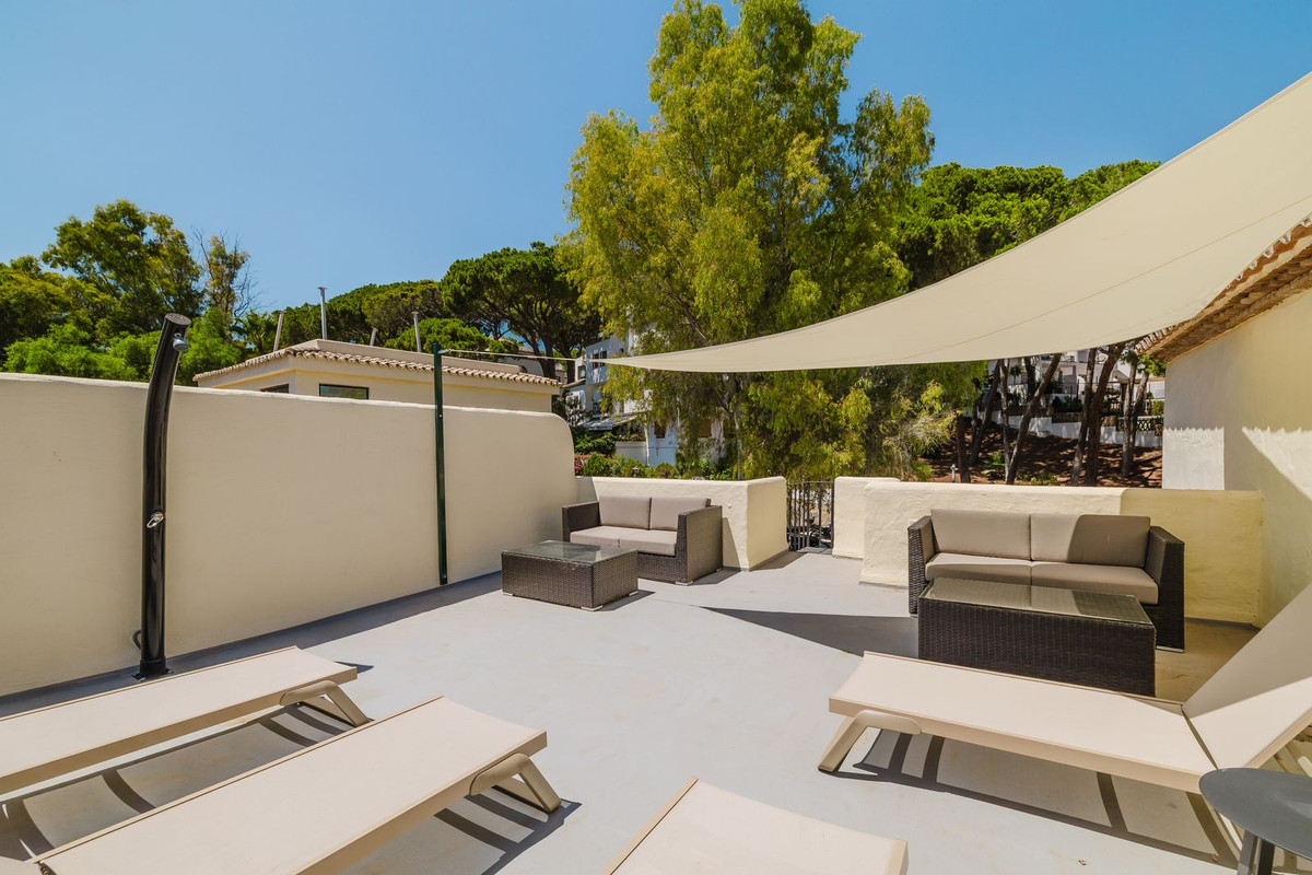 3 Bed Townhouse for sale in Aloha Costa Del Sol, Málaga, Spain
