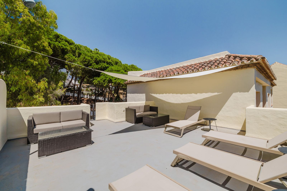 3 Bed Townhouse for sale in Aloha Costa Del Sol, Málaga, Spain