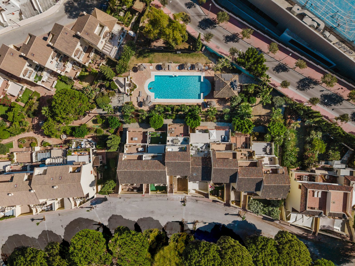 3 Bed Townhouse for sale in Aloha Costa Del Sol, Málaga, Spain