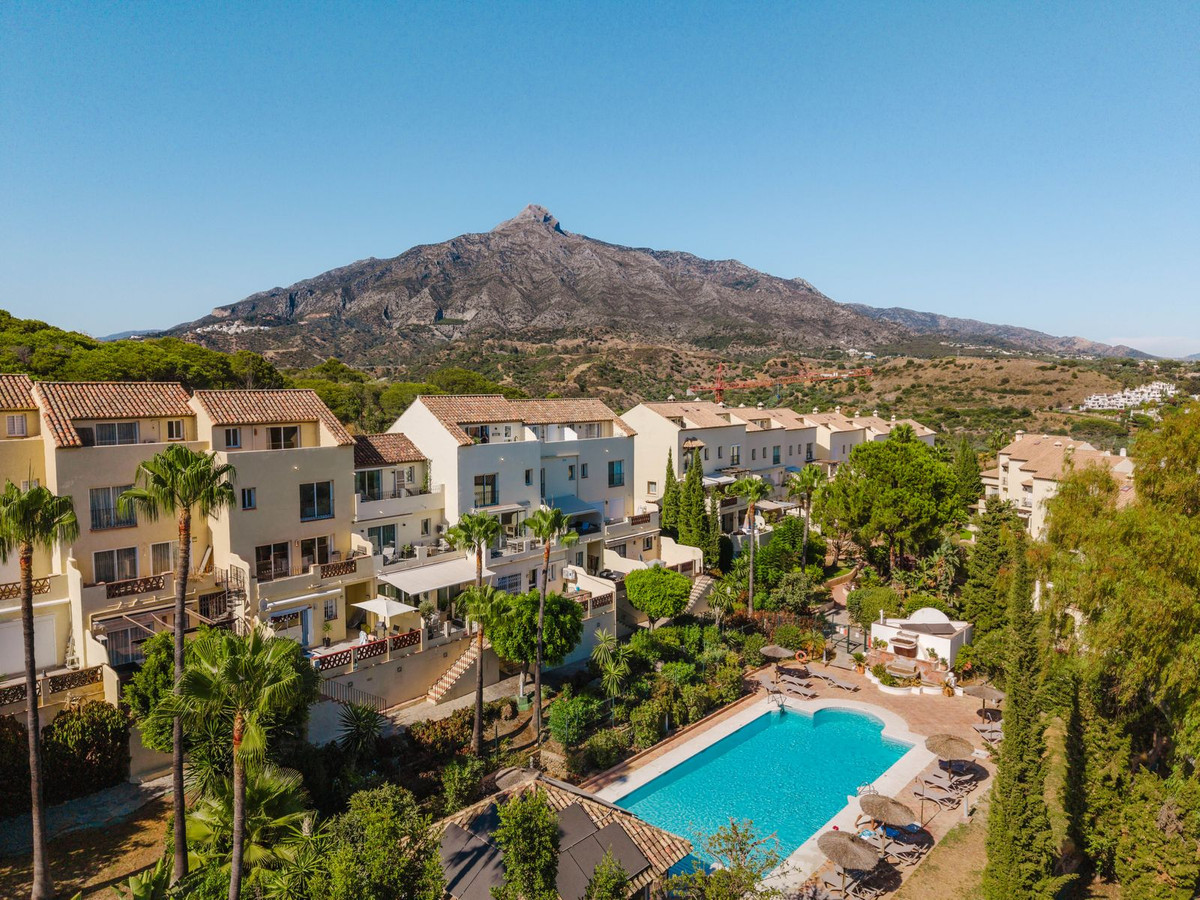3 Bed Townhouse for sale in Aloha Costa Del Sol, Málaga, Spain