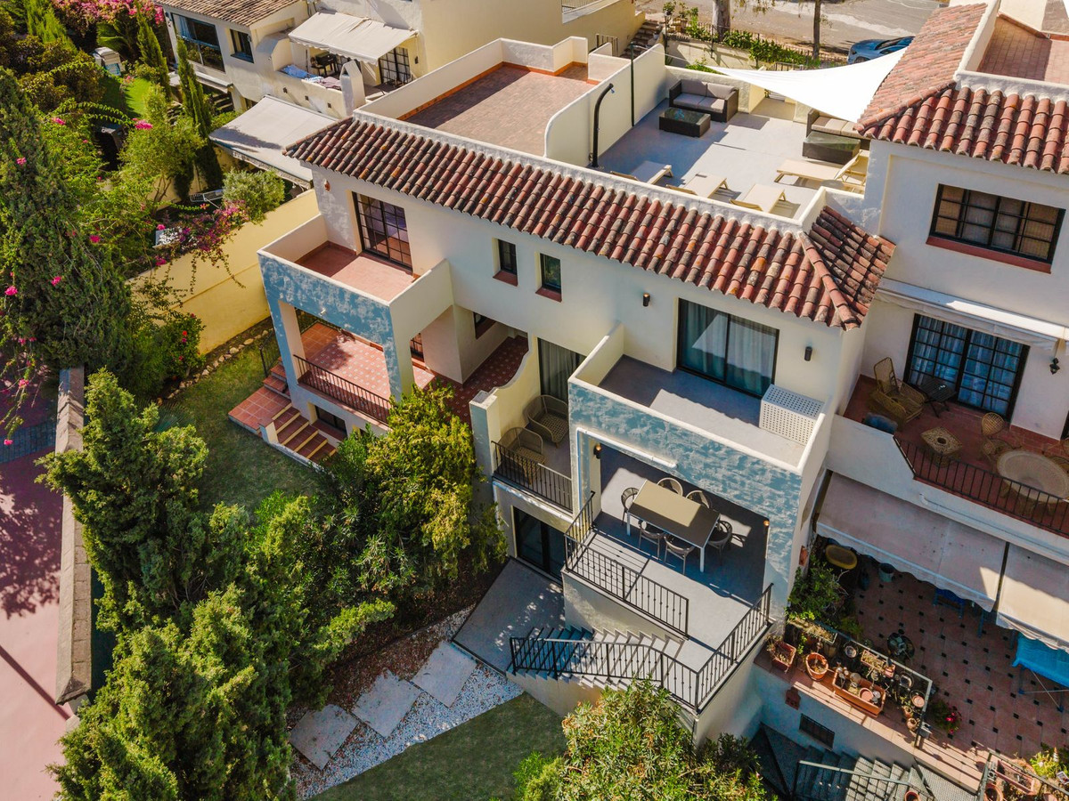 3 Bed Townhouse for sale in Aloha Costa Del Sol, Málaga, Spain