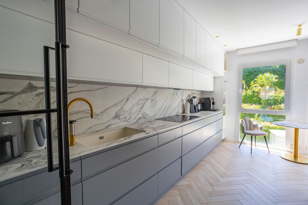 Se vende Apartamento Planta Media de 2 dormitorios en Costa Del Sol, Málaga, España