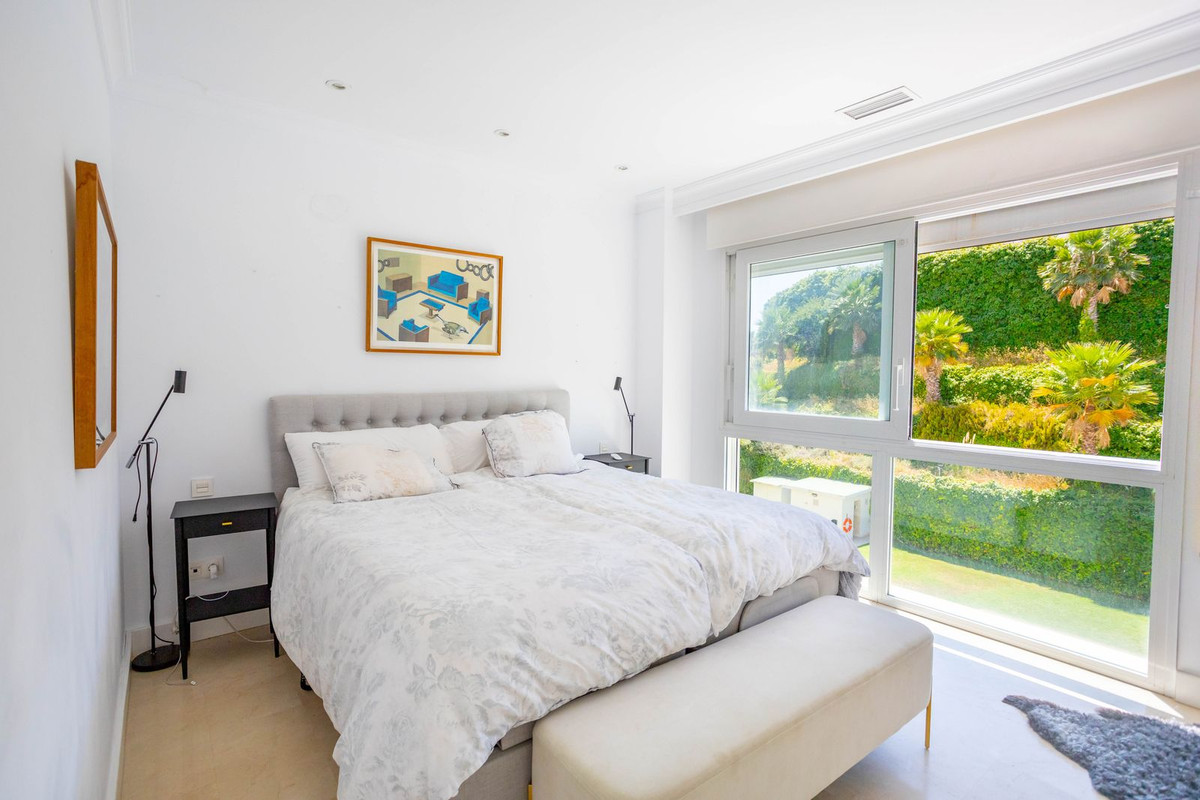 Se vende Apartamento Planta Media de 2 dormitorios en Costa Del Sol, Málaga, España