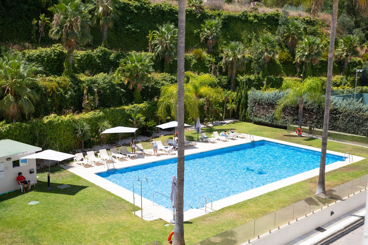 Se vende Apartamento Planta Media de 2 dormitorios en Costa Del Sol, Málaga, España