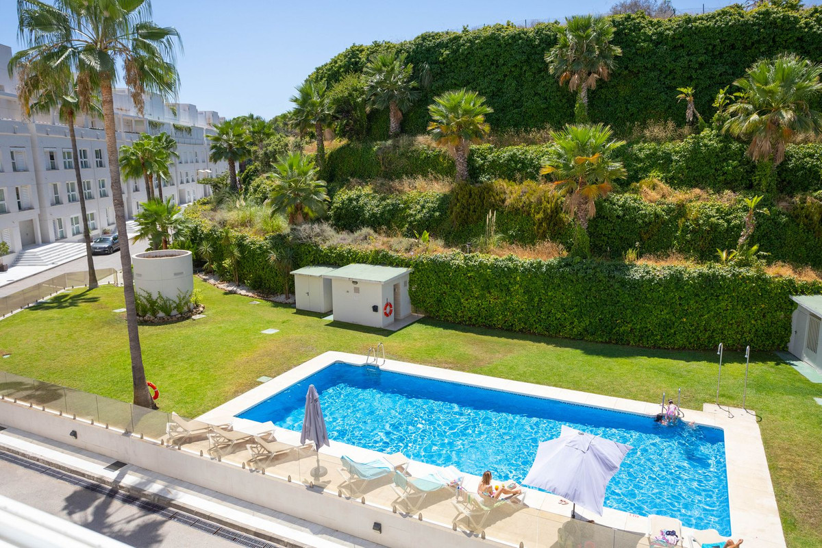 Se vende Apartamento Planta Media de 2 dormitorios en Costa Del Sol, Málaga, España