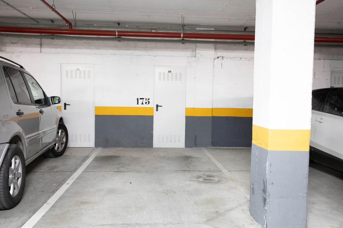 Se vende Apartamento Planta Media de 2 dormitorios en Costa Del Sol, Málaga, España