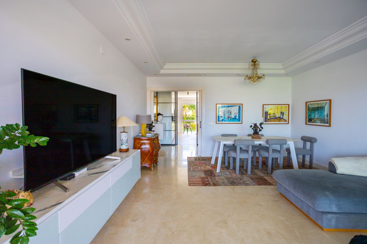 Se vende Apartamento Planta Media de 2 dormitorios en Costa Del Sol, Málaga, España