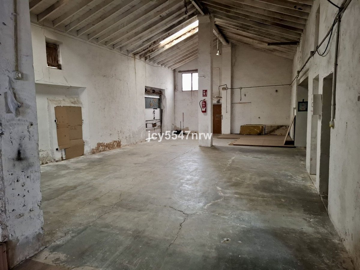 Commercial unit for sale in Pinoso Costa Blanca, Alicante, Spain