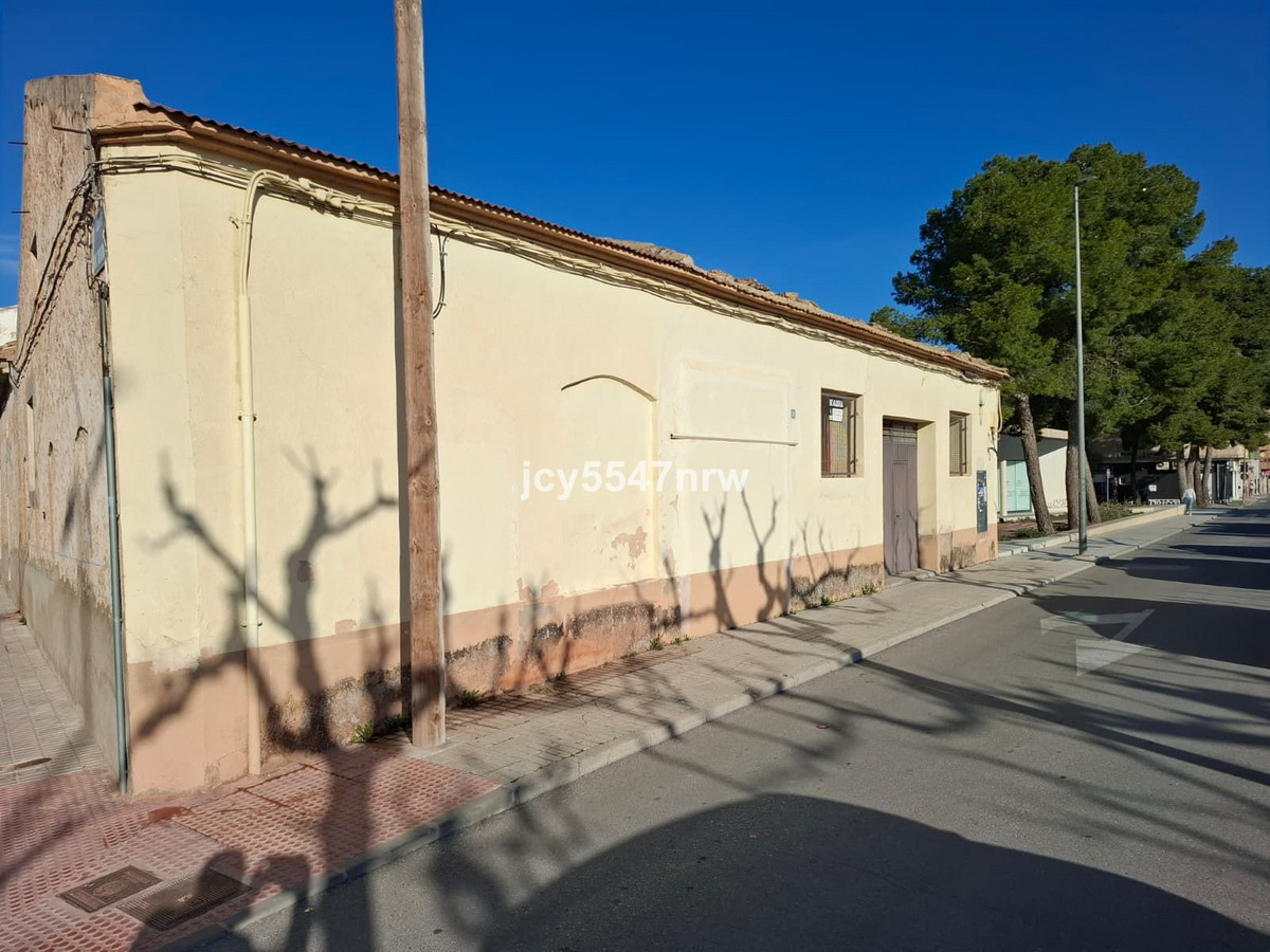 Commercial unit for sale in Pinoso Costa Blanca, Alicante, Spain