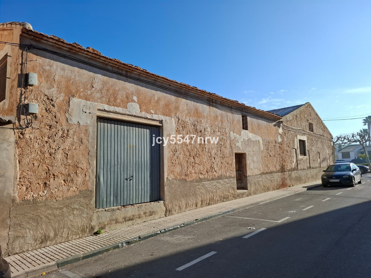 Commercial unit for sale in Pinoso Costa Blanca, Alicante, Spain