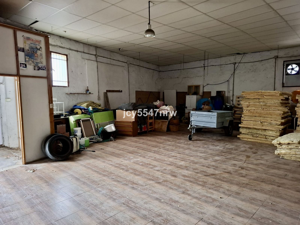 Commercial unit for sale in Pinoso Costa Blanca, Alicante, Spain