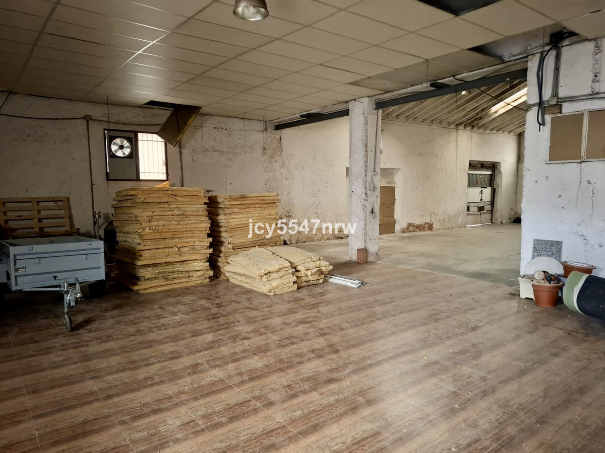 Commercial unit for sale in Pinoso Costa Blanca, Alicante, Spain