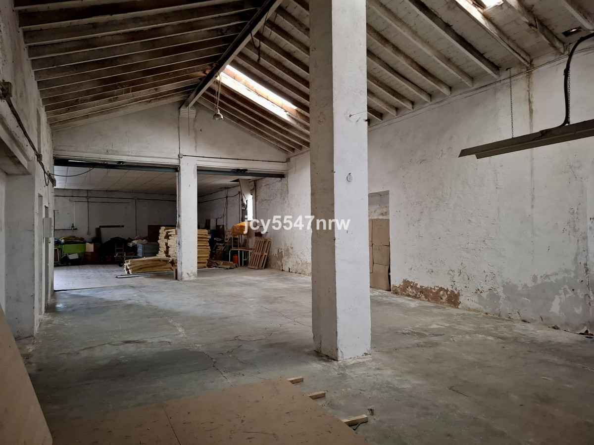Commercial unit for sale in Pinoso Costa Blanca, Alicante, Spain