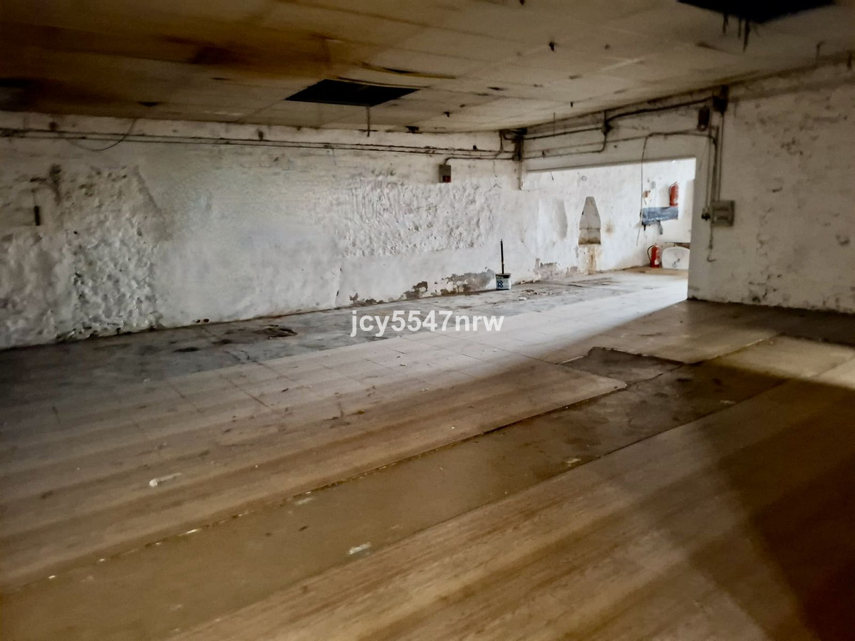 Commercial unit for sale in Pinoso Costa Blanca, Alicante, Spain