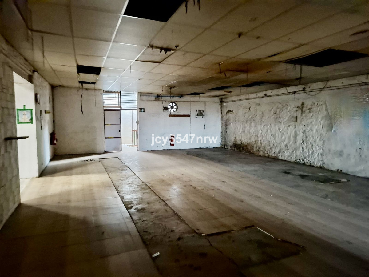 Commercial unit for sale in Pinoso Costa Blanca, Alicante, Spain