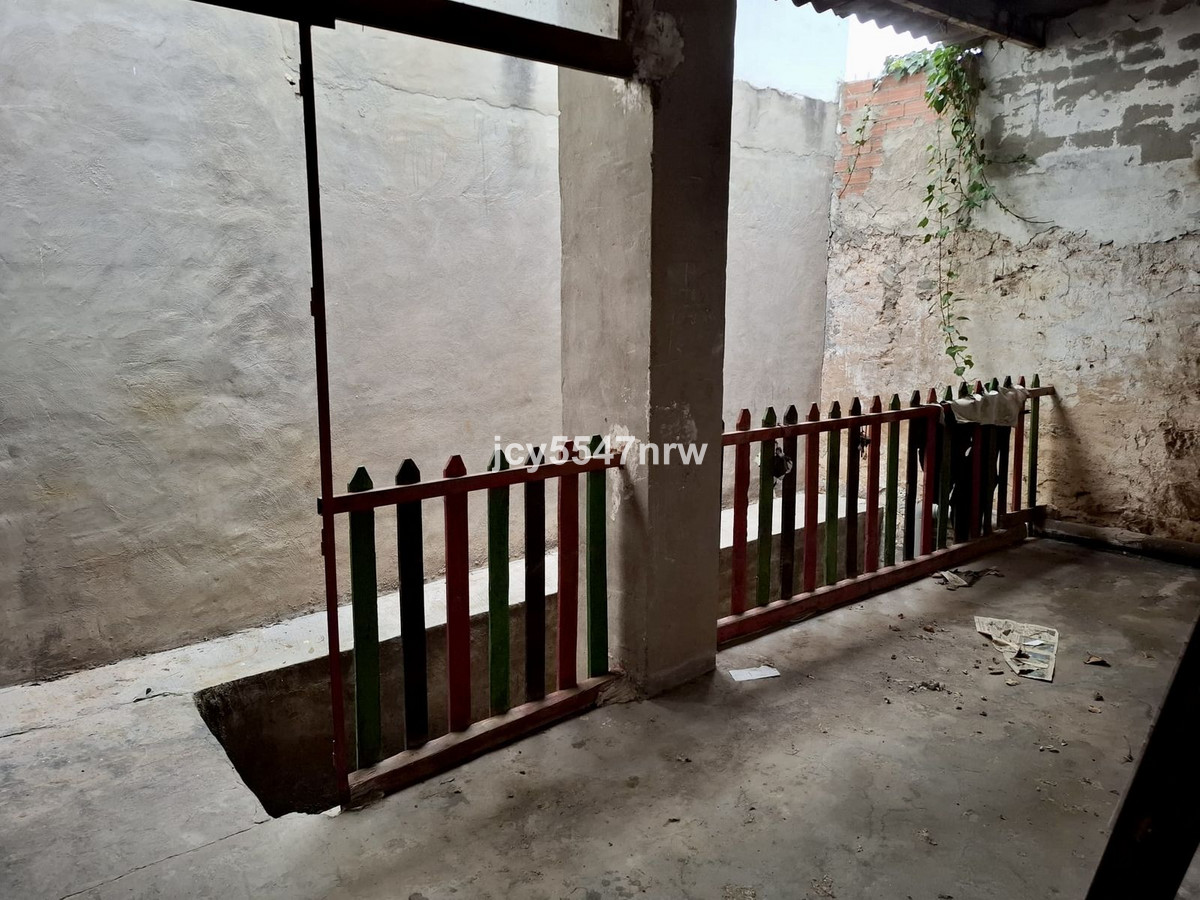 Commercial unit for sale in Pinoso Costa Blanca, Alicante, Spain