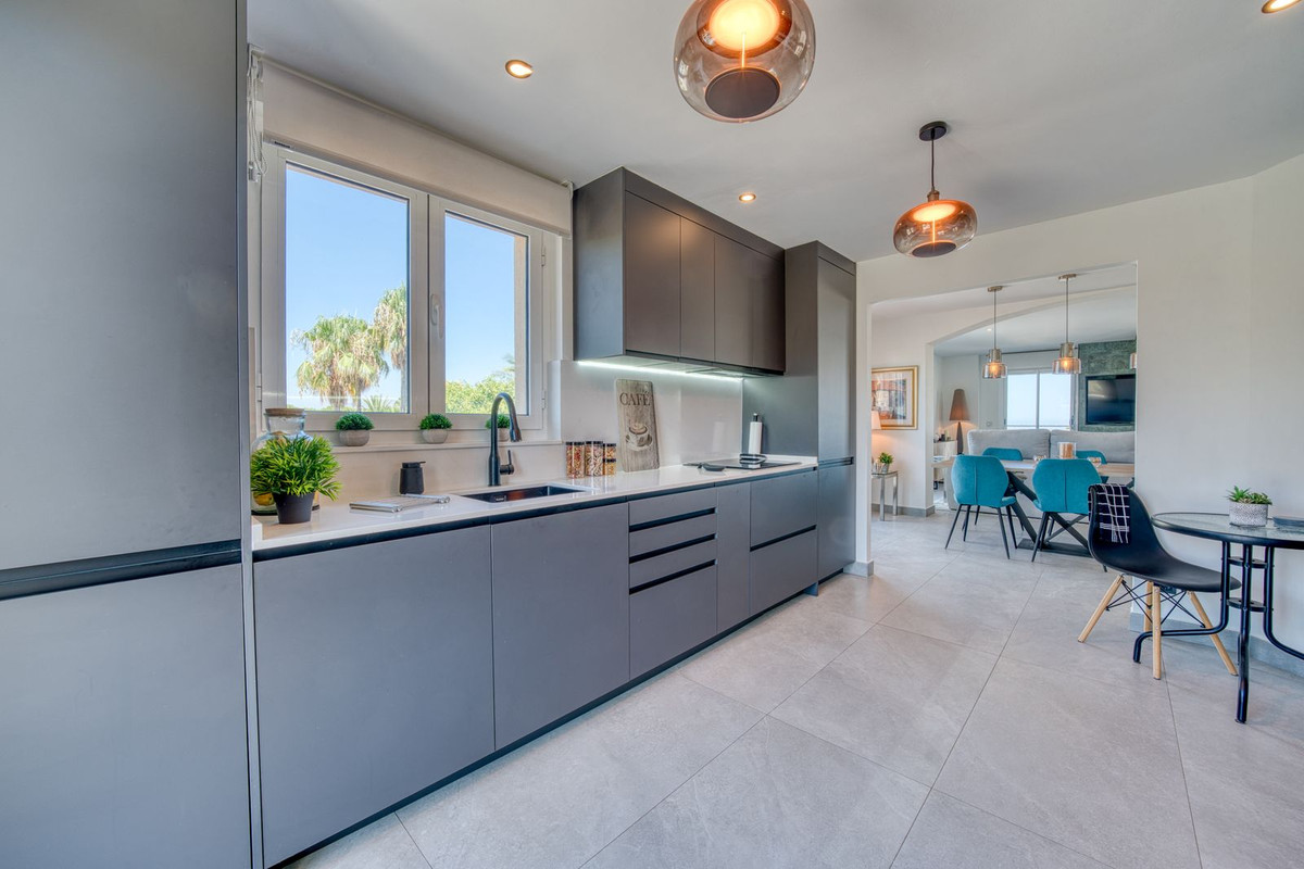 Se vende Ático Dúplex de 3 dormitorios en Costa Del Sol, Cadiz, España