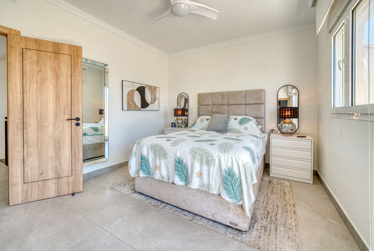 Se vende Ático Dúplex de 3 dormitorios en Costa Del Sol, Cadiz, España