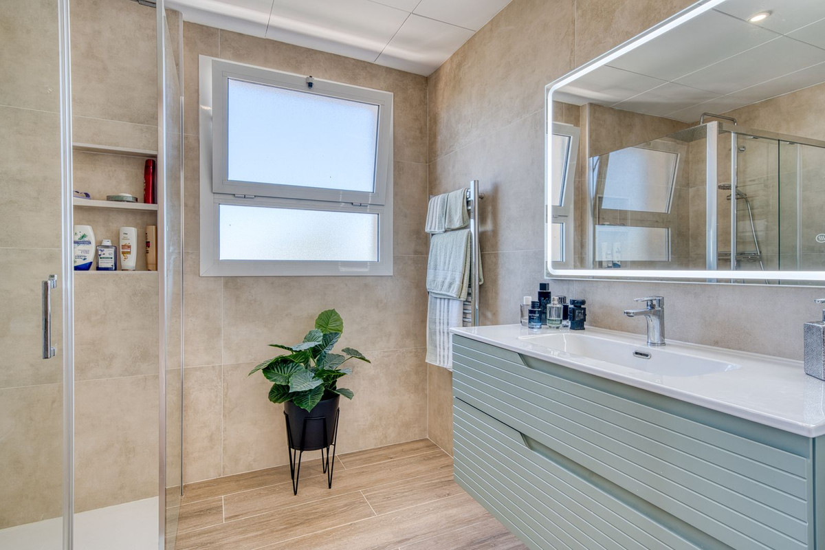 Se vende Ático Dúplex de 3 dormitorios en Costa Del Sol, Cadiz, España