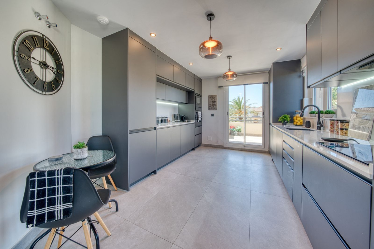 Se vende Ático Dúplex de 3 dormitorios en Costa Del Sol, Cadiz, España