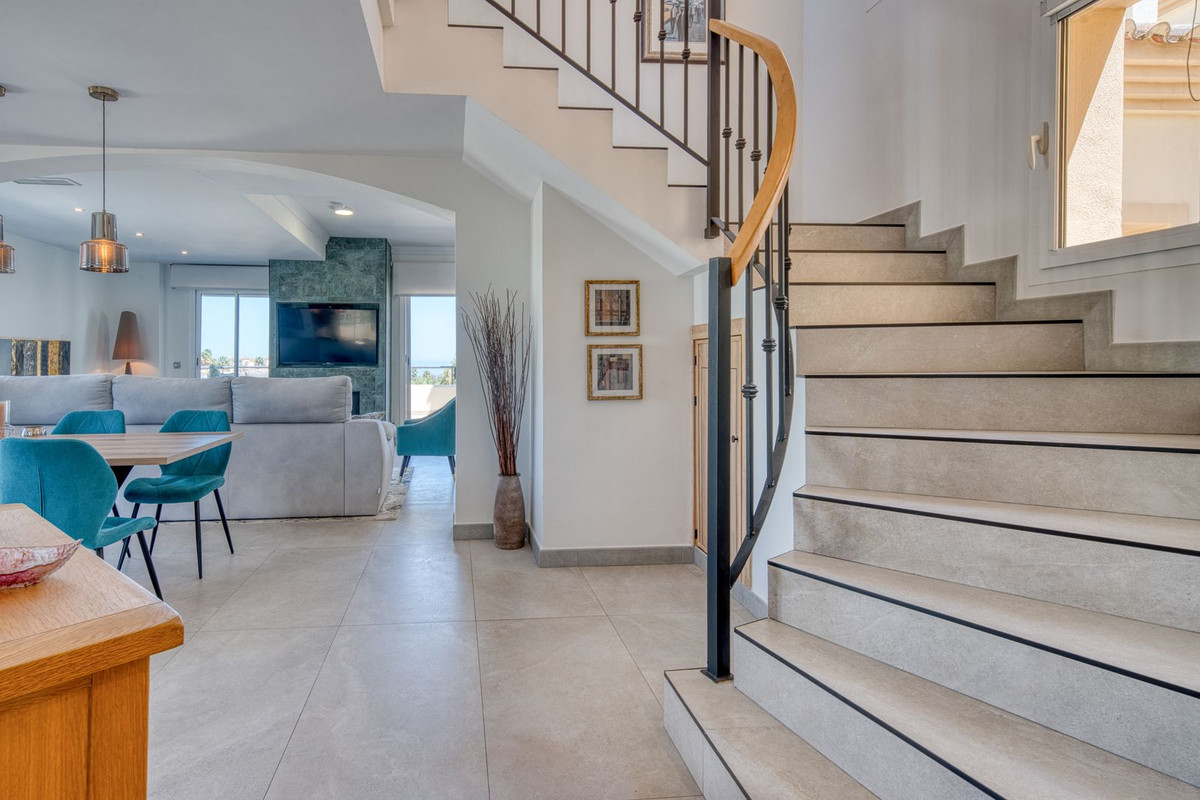 Se vende Ático Dúplex de 3 dormitorios en Costa Del Sol, Cadiz, España