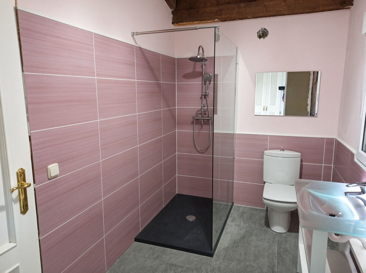Se vende Villa - Chalet de 3 dormitorios en Costa Del Sol, Málaga, España