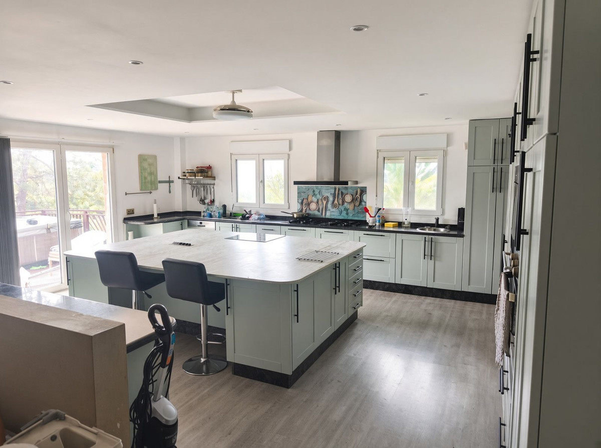 Se vende Villa - Chalet de 3 dormitorios en Costa Del Sol, Málaga, España