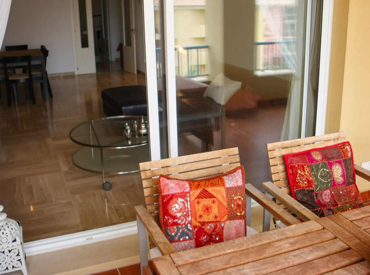 Se vende Apartamento Planta Media de 2 dormitorios en Costa Del Sol, Cadiz, España