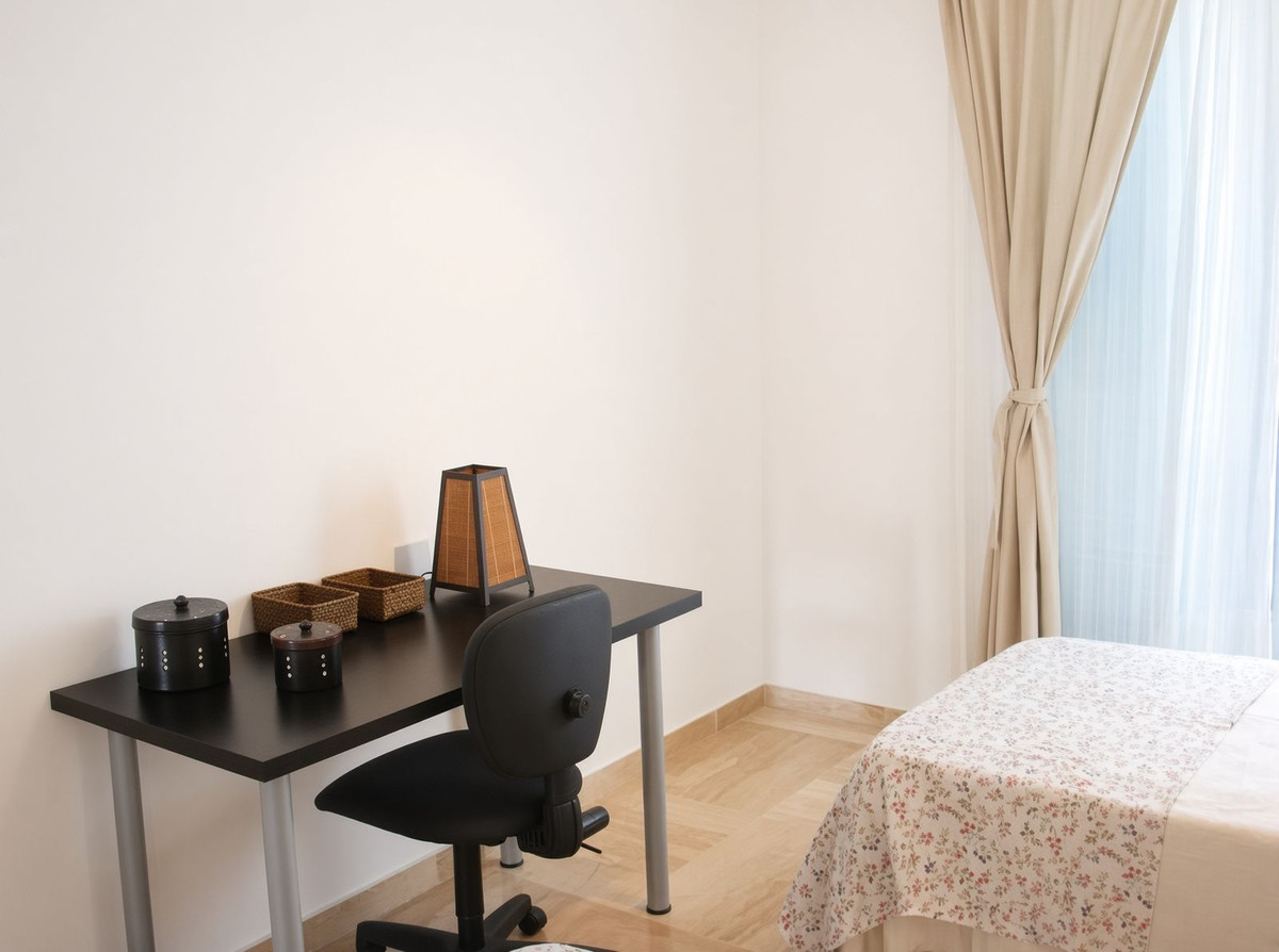 Se vende Apartamento Planta Media de 2 dormitorios en Costa Del Sol, Cadiz, España
