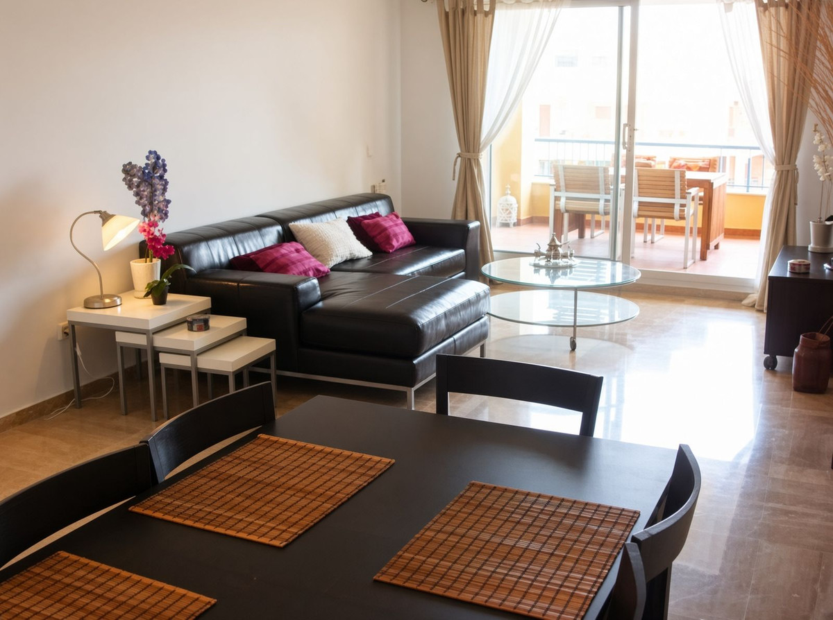Se vende Apartamento Planta Media de 2 dormitorios en Costa Del Sol, Cadiz, España