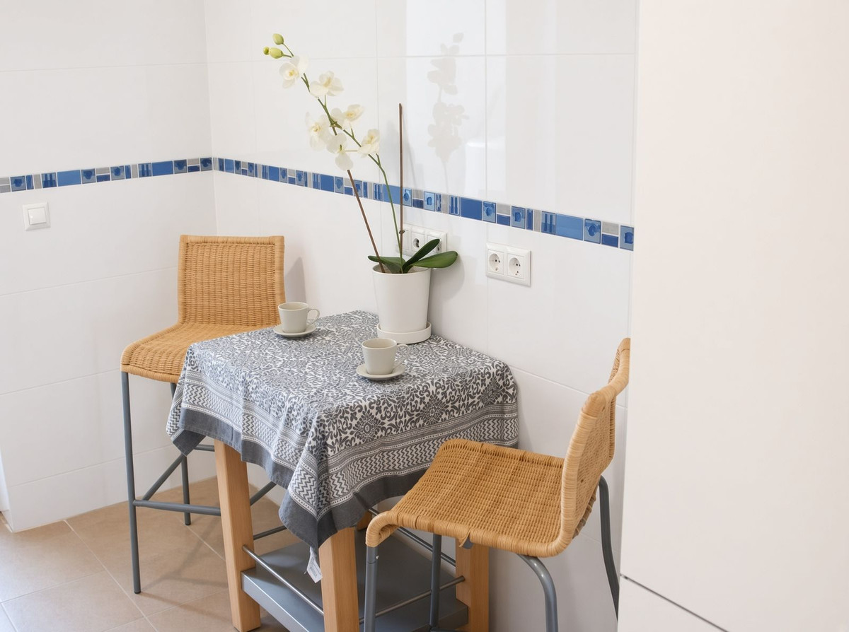 Se vende Apartamento Planta Media de 2 dormitorios en Costa Del Sol, Cadiz, España