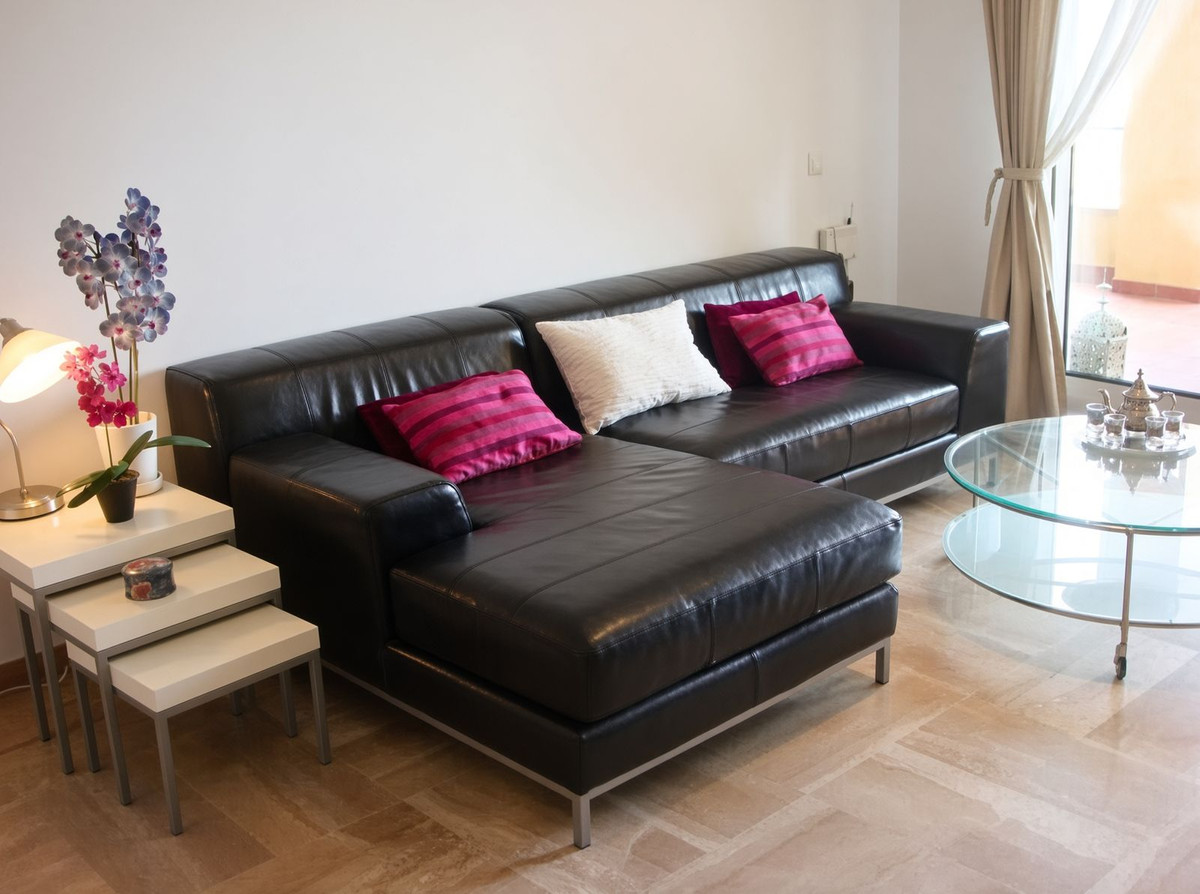 Se vende Apartamento Planta Media de 2 dormitorios en Costa Del Sol, Cadiz, España