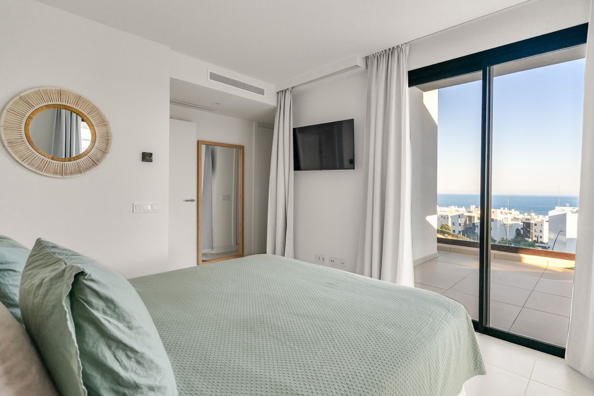 4 Bed Apartment for sale in Higueron Costa Del Sol, Málaga, Spain
