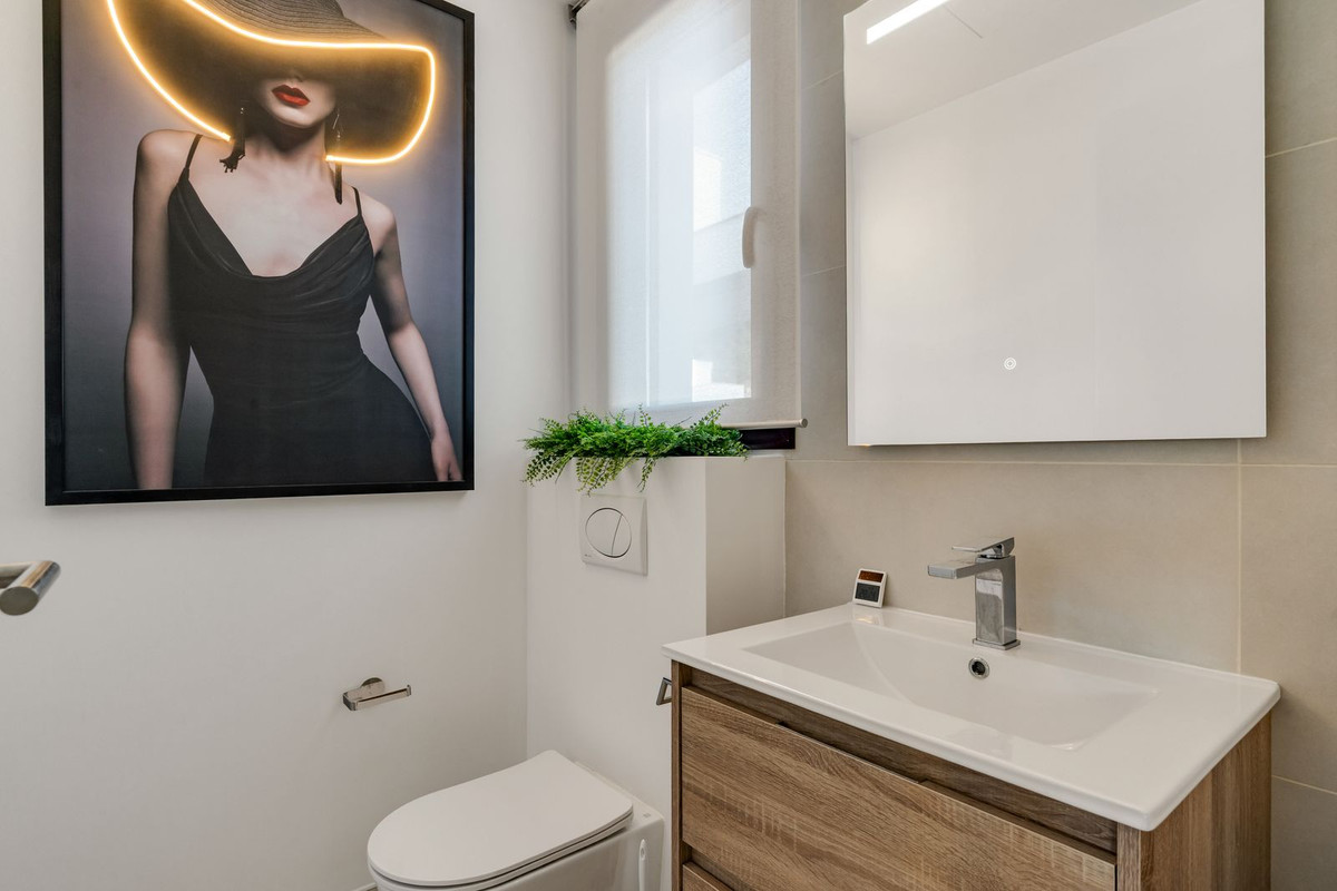 4 Bed Apartment for sale in Higueron Costa Del Sol, Málaga, Spain