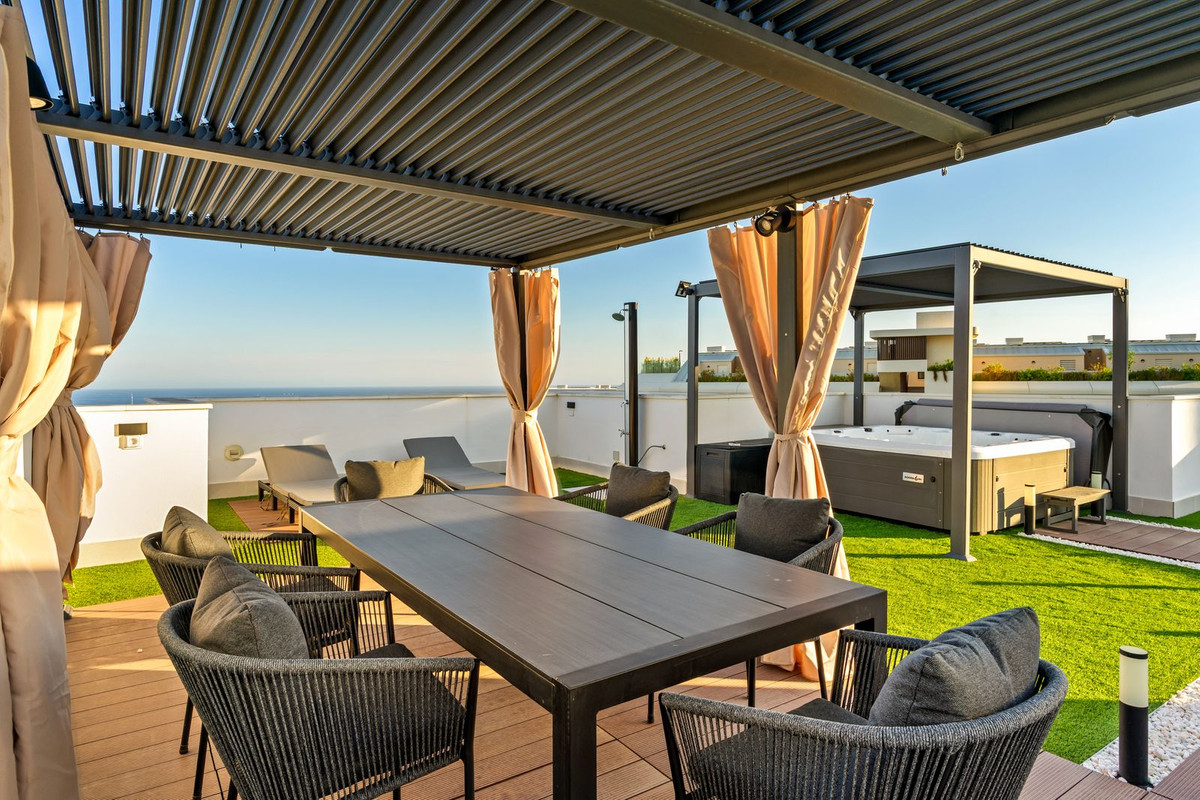4 Bed Apartment for sale in Higueron Costa Del Sol, Málaga, Spain