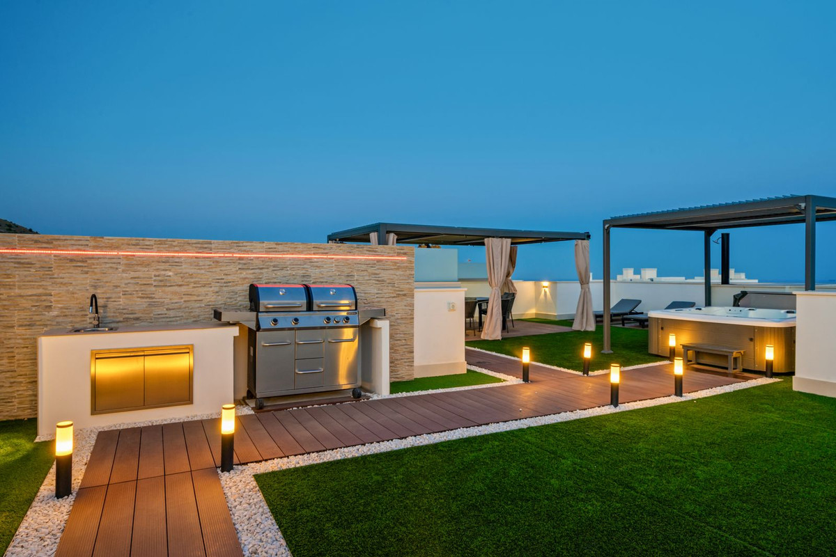 4 Bed Apartment for sale in Higueron Costa Del Sol, Málaga, Spain