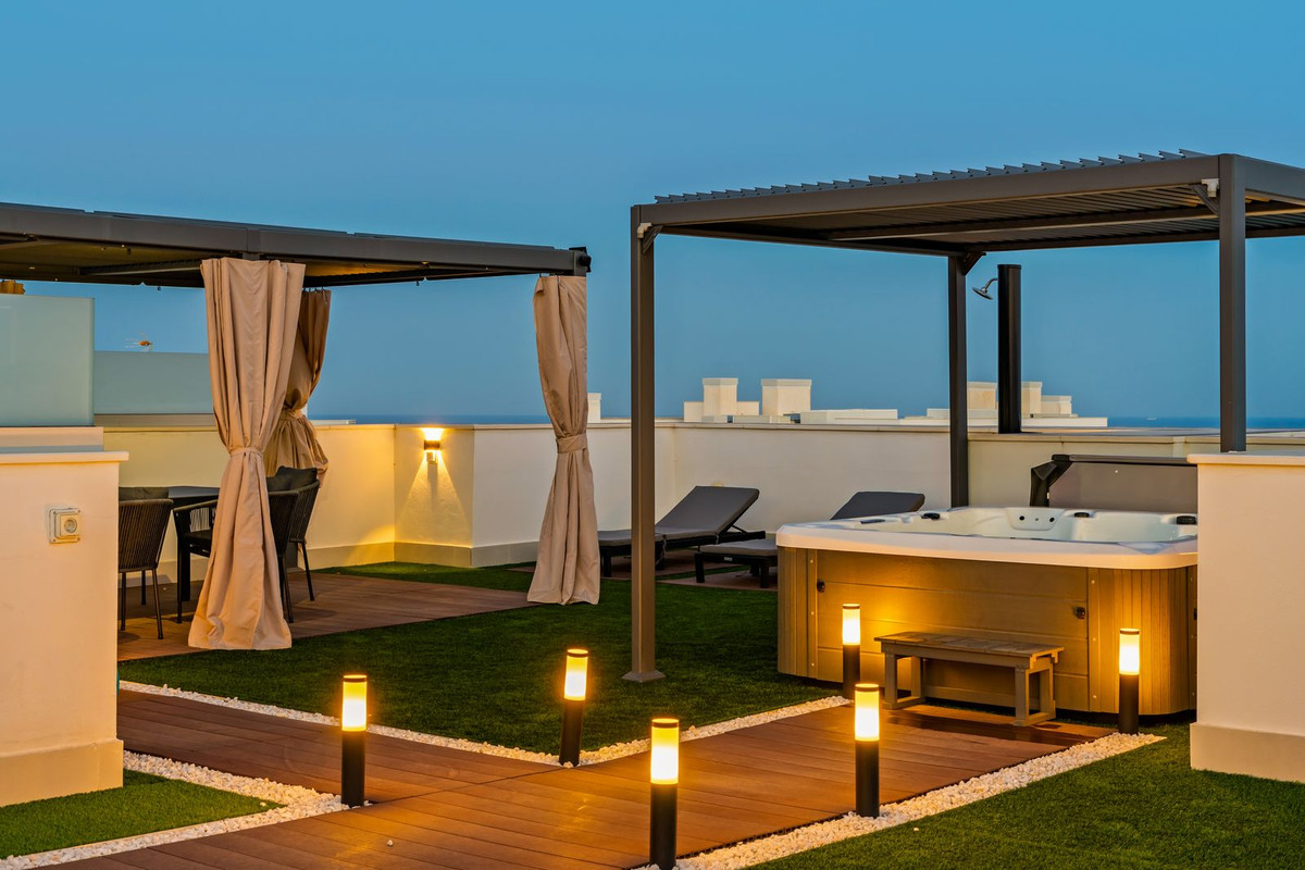 4 Bed Apartment for sale in Higueron Costa Del Sol, Málaga, Spain
