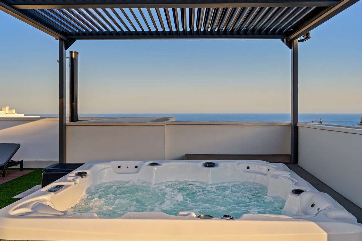 4 Bed Apartment for sale in Higueron Costa Del Sol, Málaga, Spain