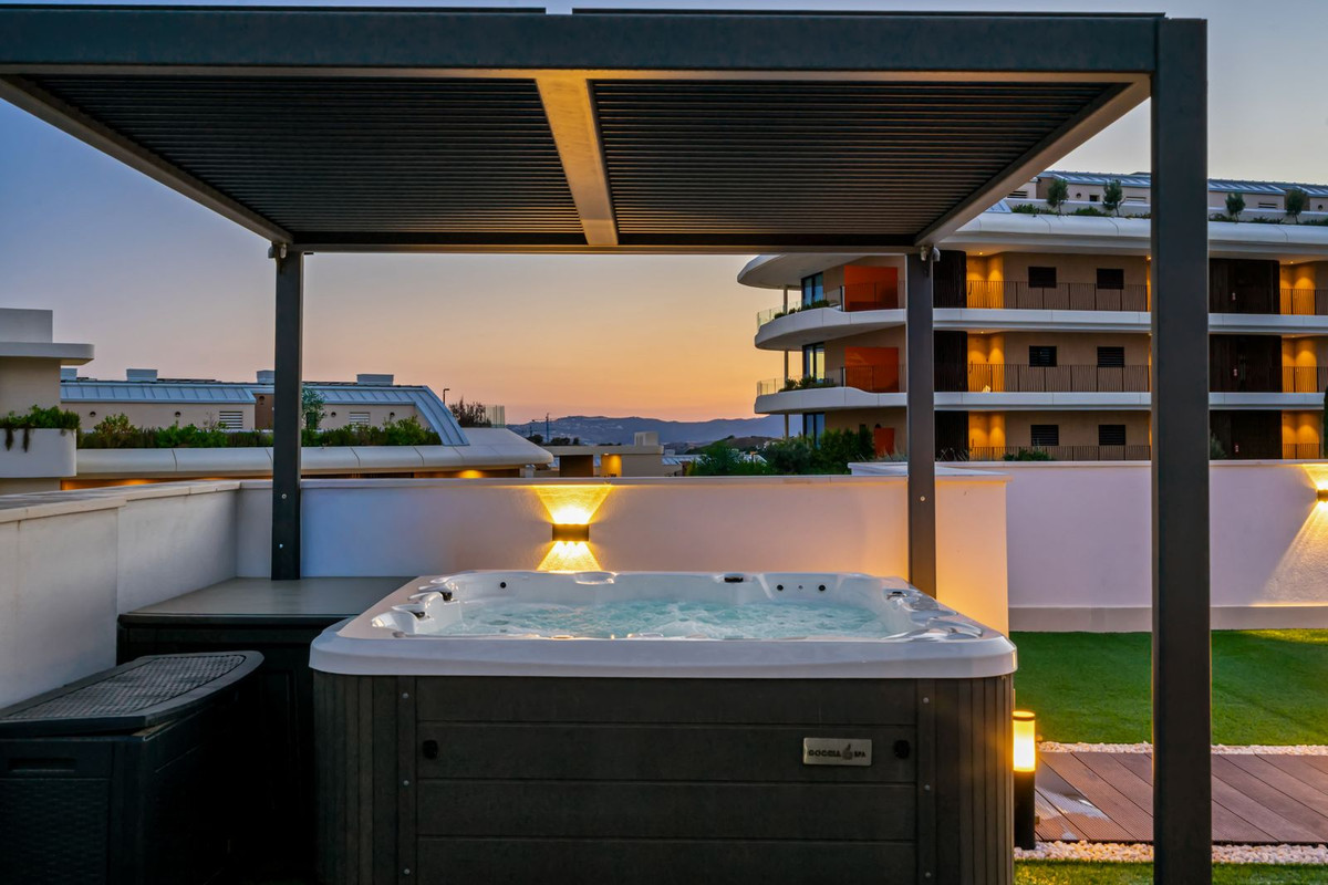 4 Bed Apartment for sale in Higueron Costa Del Sol, Málaga, Spain